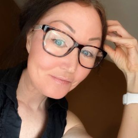 Meet your Posher, Karla - Picture 1 of 1